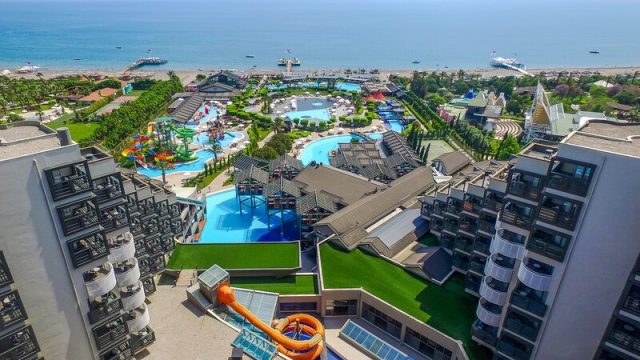 Limak_Lara_Deluxe_Outdoor-Area