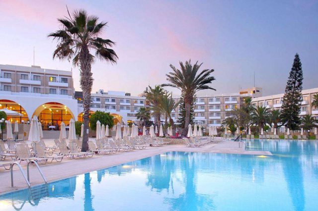 Louis Phaethon Beach 4*